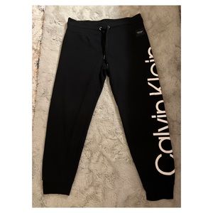 Calvin Klein Cropped, tapered leg joggers- size medium.